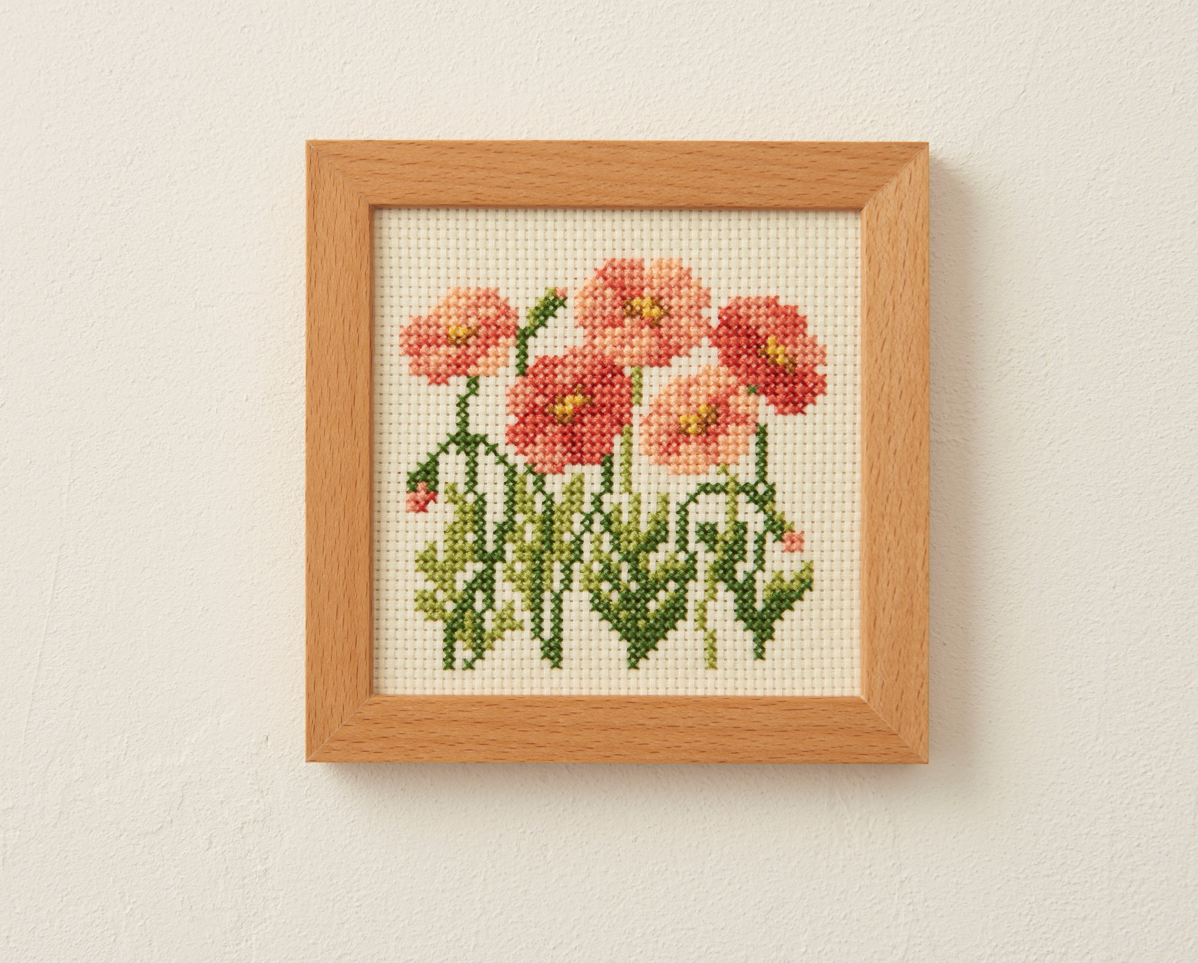 Small flower frame embroidery kit